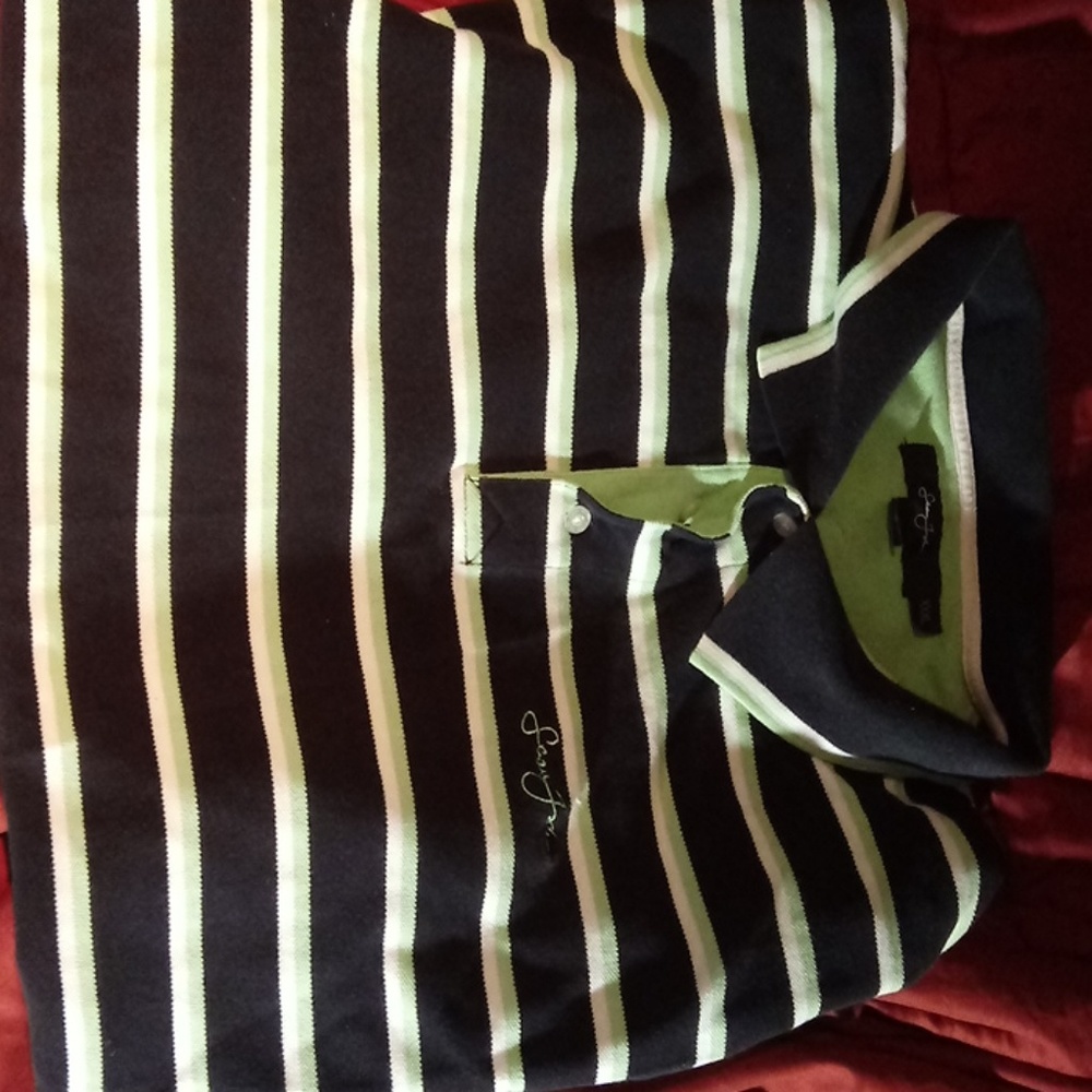 Classic Button up - Picture 3 of 3